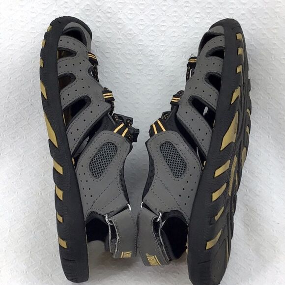 Khombu “Kyle” Gray Bungee Top Sandals - Picture 6 of 12